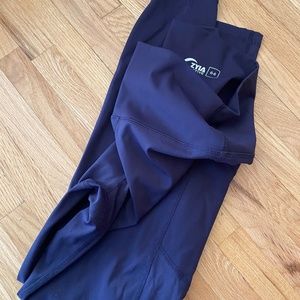 Zyia navy pocket leggings
